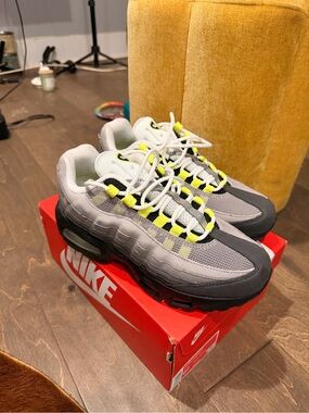 Nike Air Max 95 neon
